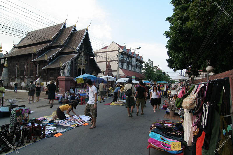 サンデーマーケット