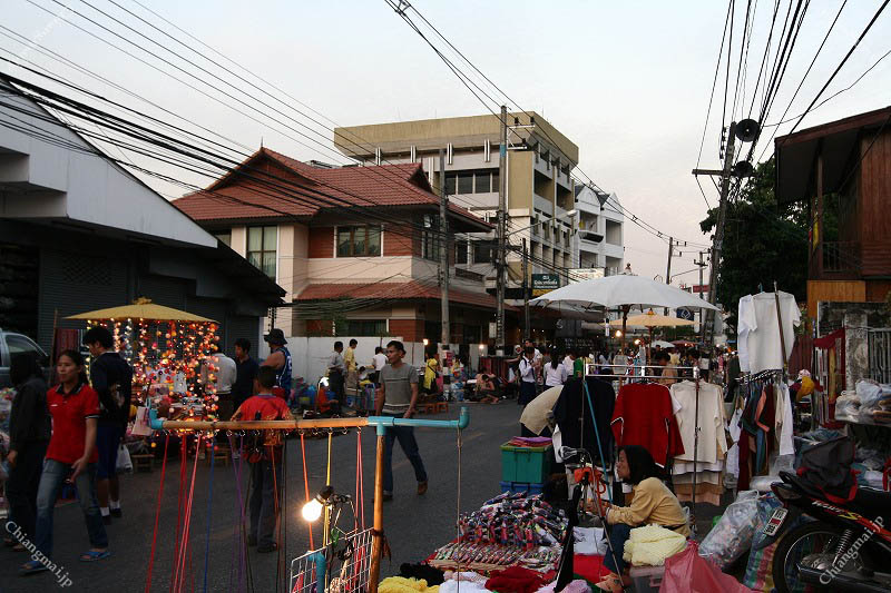 サタデーマーケット