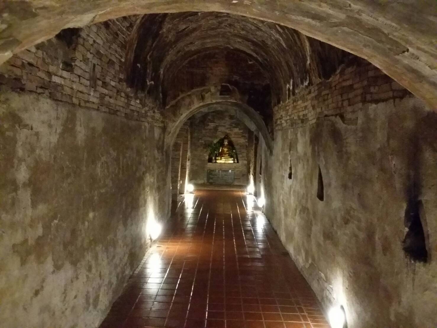 ワット ウモーン002